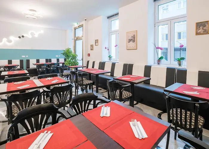 Apartahotel Western Celebrity 4*