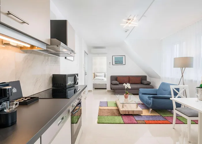 Western Celebrity Apartahotel 4*