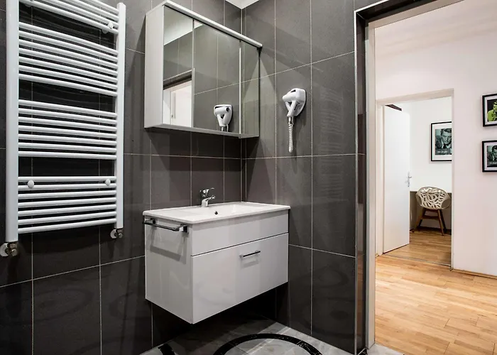 Western Celebrity Apartahotel 4*