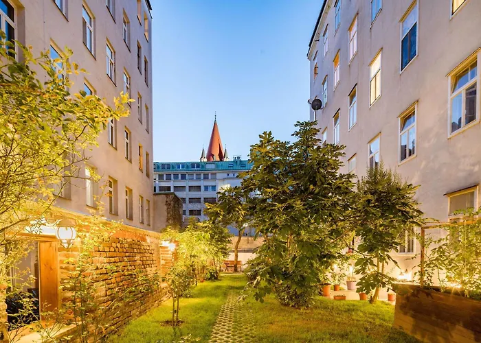 Western Celebrity Apartahotel 4*